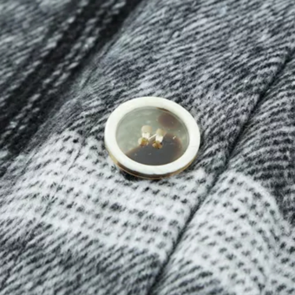 New plaid shacket with pockets - Picture 7 of 13